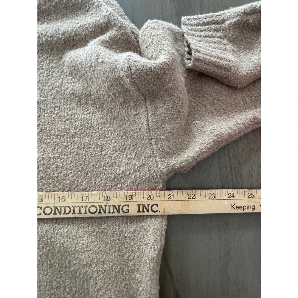 DKNY Jeans Womens Tan Boucle Knit Fuzzy Logo Crewneck Sweater Medium